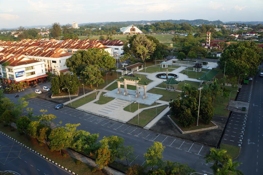 Greens Hotel & Suites Bintulu Εξωτερικό φωτογραφία